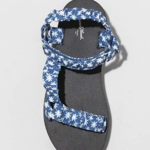 Womans Athlic Sandals